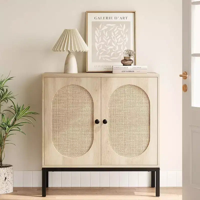 Buffet en bois avec rangement et rotin naturel