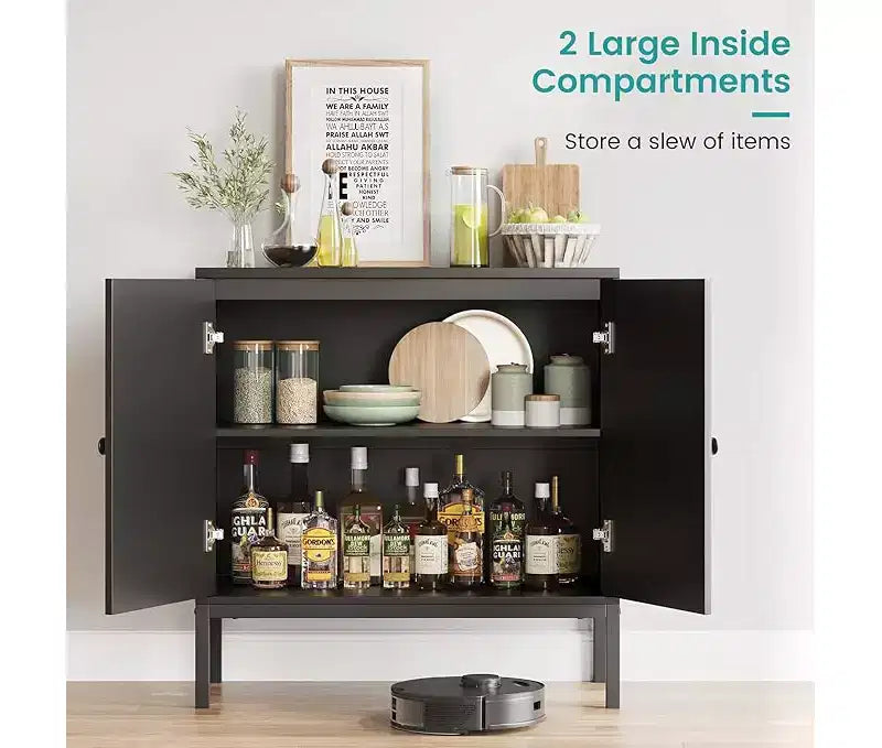 Buffet en bois avec rangement et rotin naturel