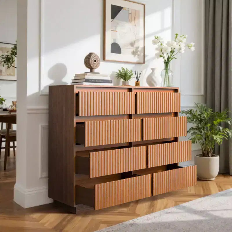 Commode 8 tiroirs avec panneau cannelé ondulé