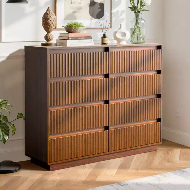 Commode 8 tiroirs avec panneau cannelé ondulé