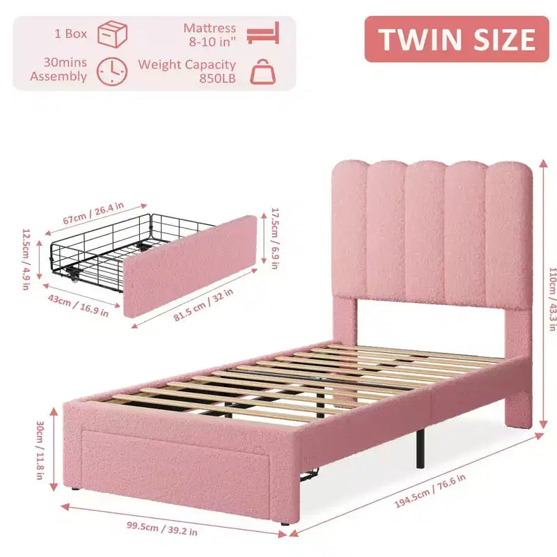 Lit enfant rembourré bouclé avec tête de lit ondulée et lattes en bois robustes